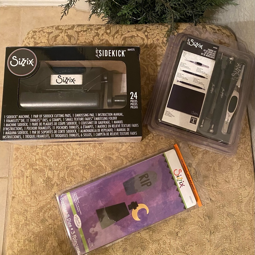 Tim Holtz Sizzix Sidekick Machine and Extras NEW